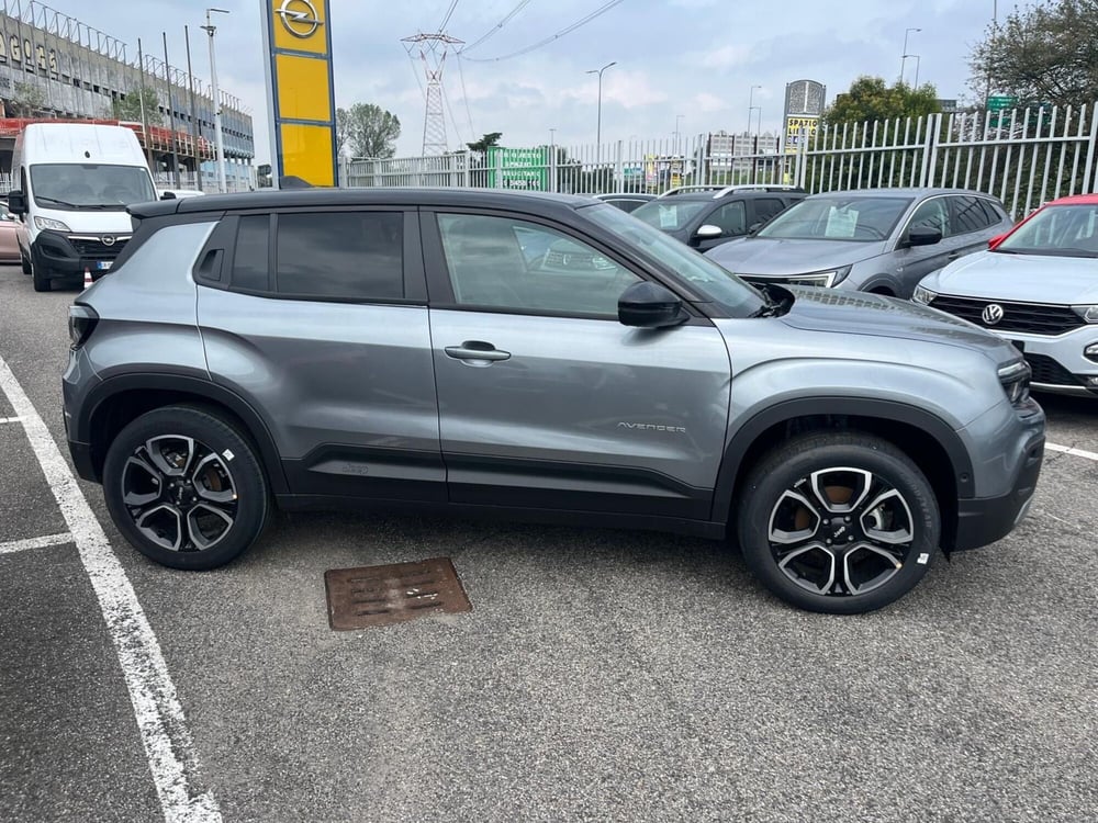 Jeep Avenger nuova a Milano (5)