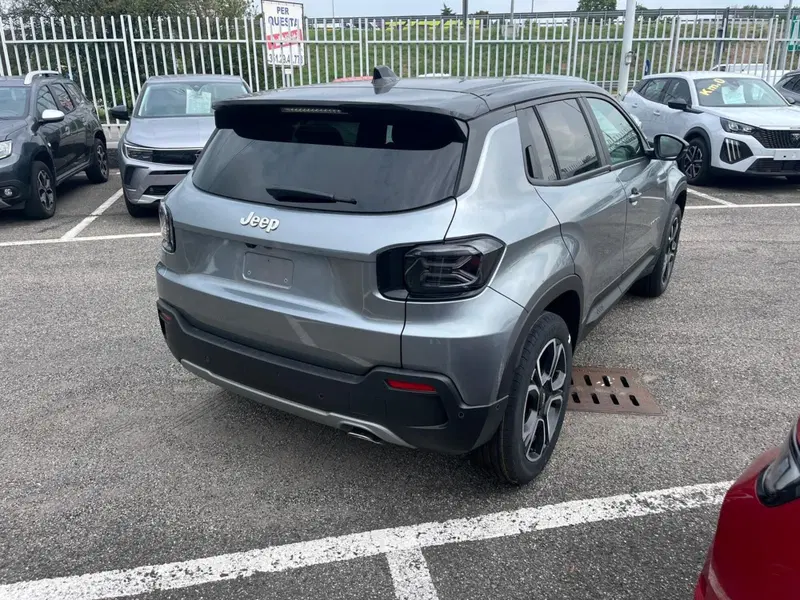 Jeep Avenger nuova a Milano (7)