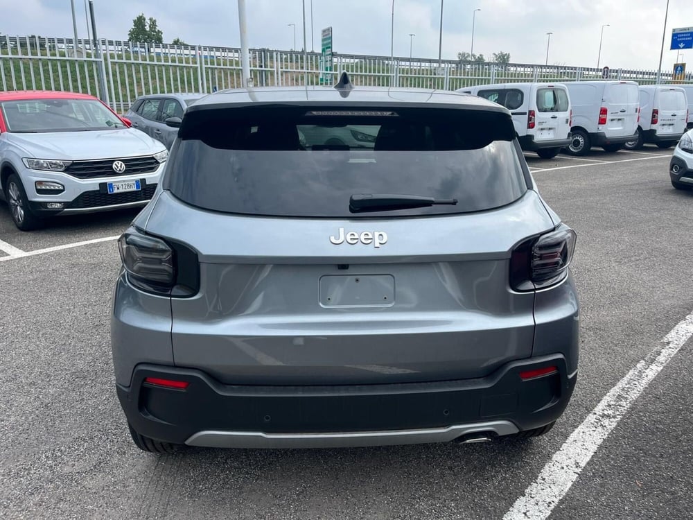 Jeep Avenger nuova a Milano (8)