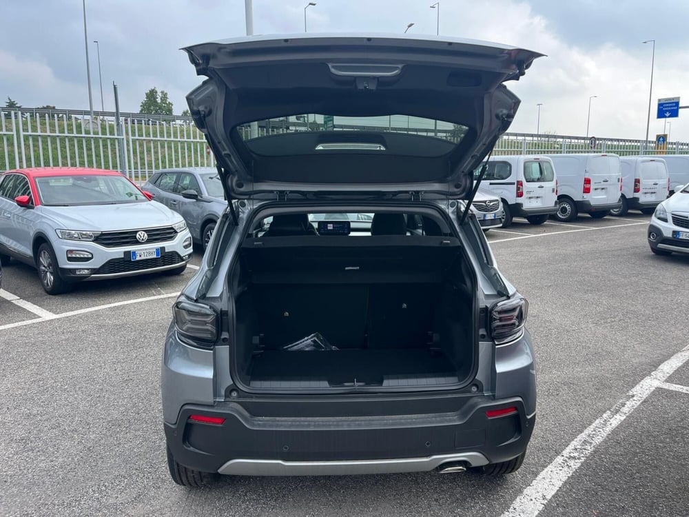 Jeep Avenger nuova a Milano (9)