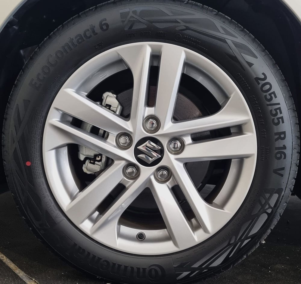 Suzuki Swace nuova a Pavia (5)