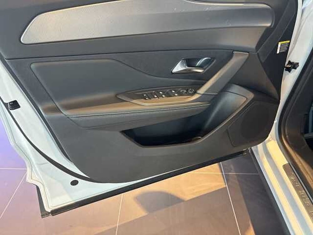 Peugeot 408 nuova a Siena (19)