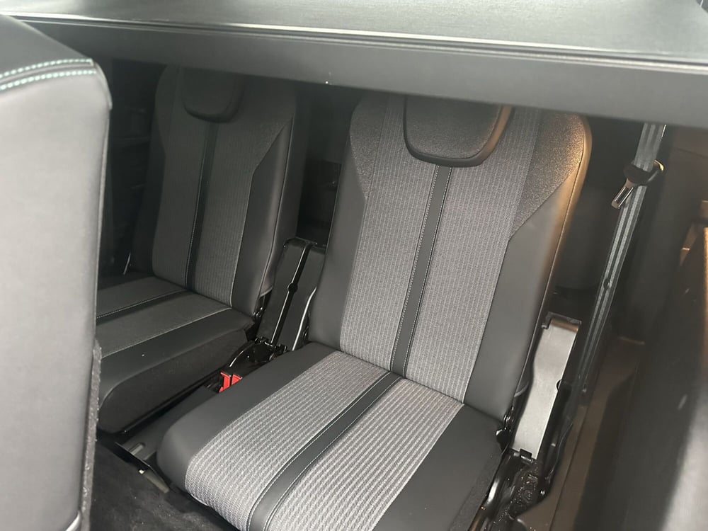 Peugeot 5008 usata a Milano (14)