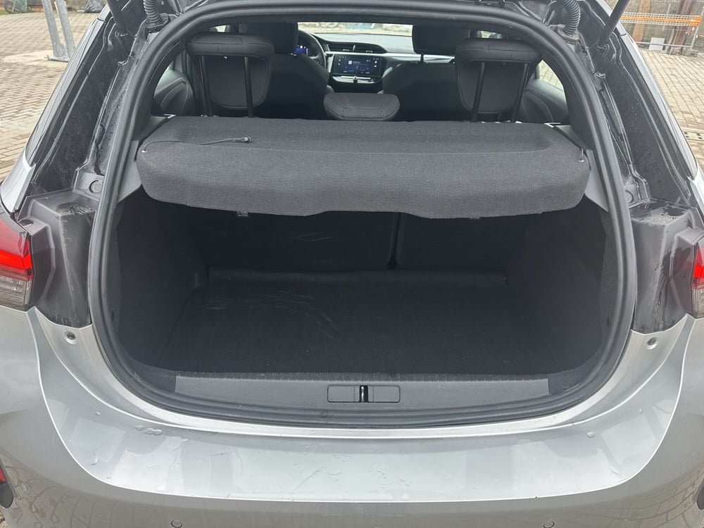 Opel Corsa usata a Milano (10)