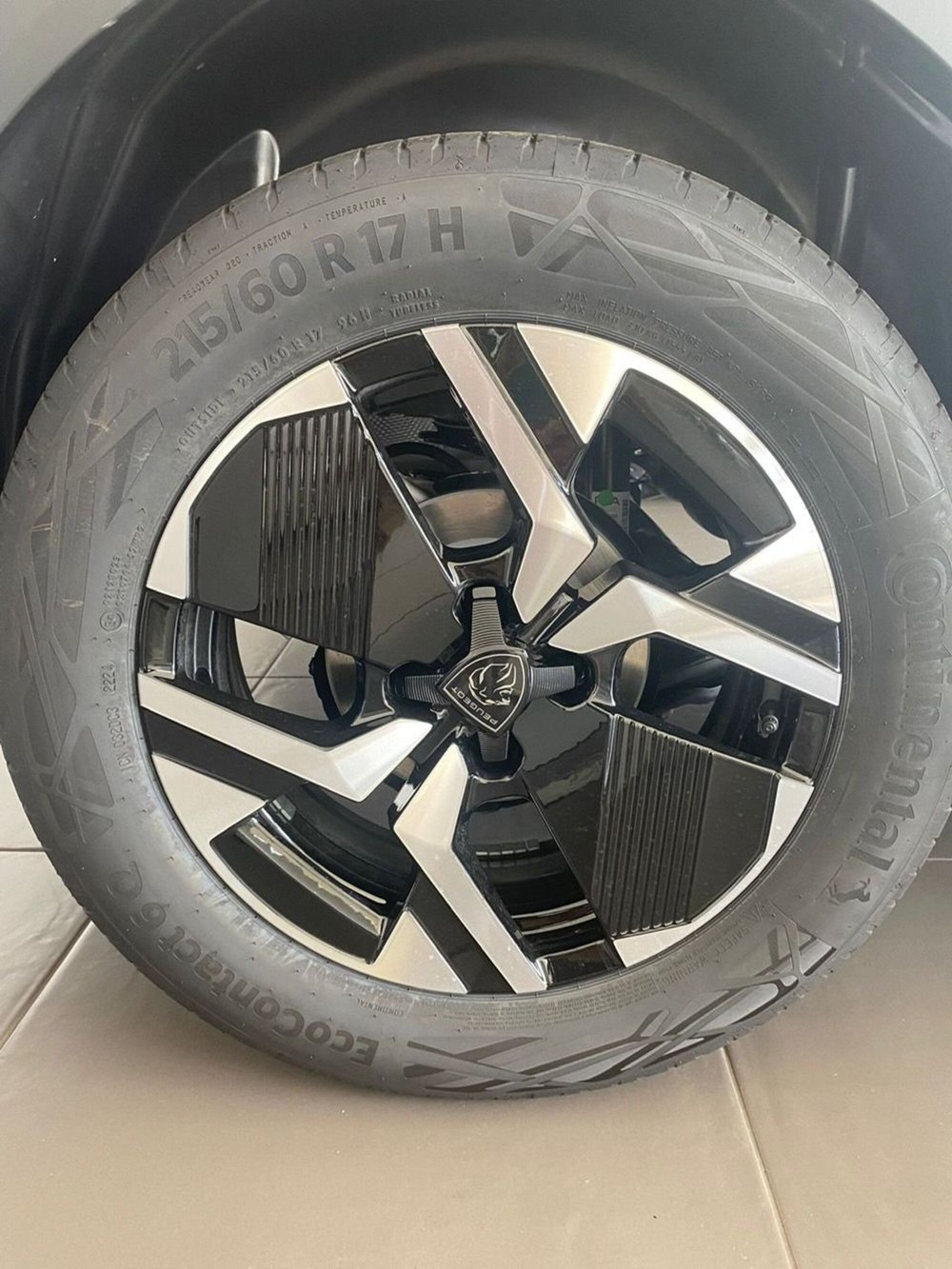 Peugeot 2008 nuova a Bari (19)