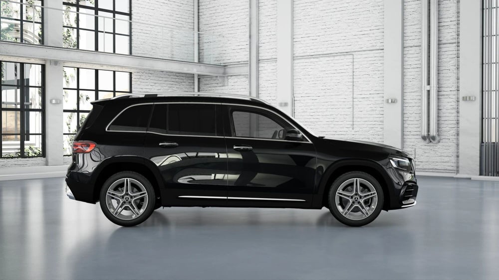 Mercedes-Benz GLB nuova a Pescara (4)