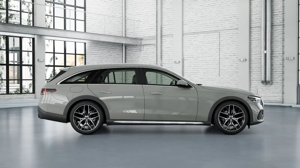 Mercedes-Benz Classe E Station Wagon nuova a Pescara (4)