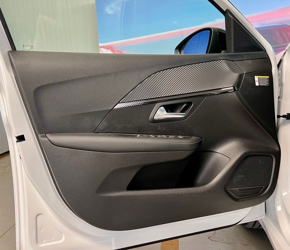 Peugeot 208 nuova a Bari (11)