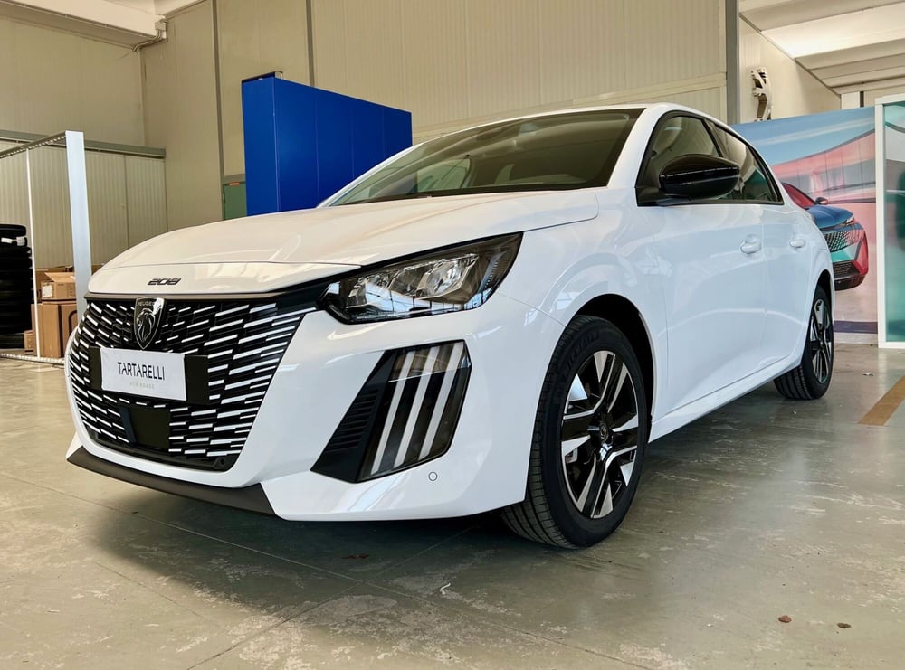 Peugeot 208 nuova a Bari (3)