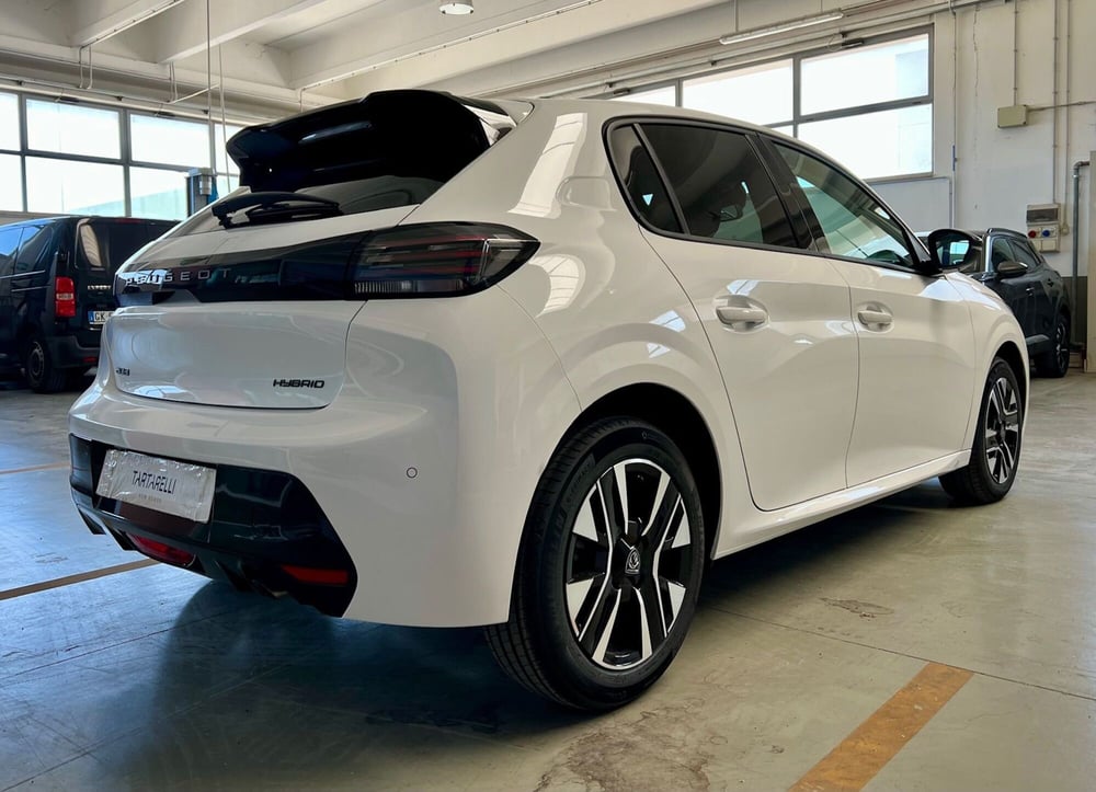 Peugeot 208 nuova a Bari (9)