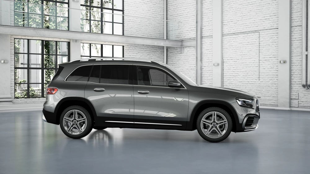 Mercedes-Benz GLB nuova a Pescara (4)