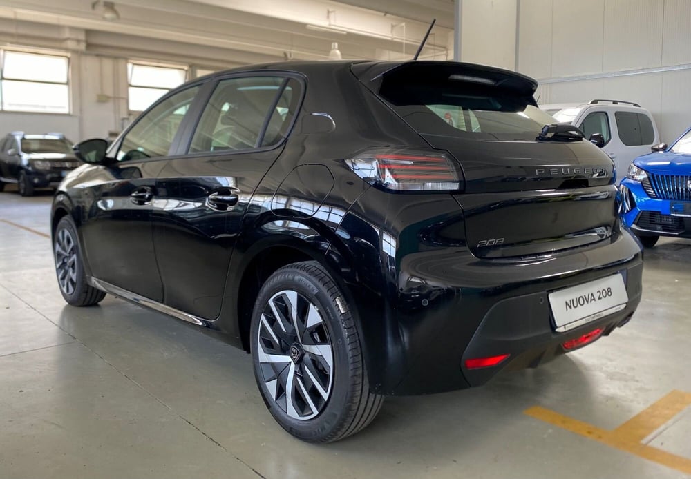 Peugeot 208 nuova a Bari (6)