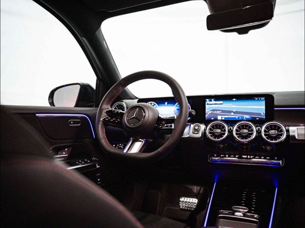 Mercedes-Benz GLB nuova a Rimini (15)