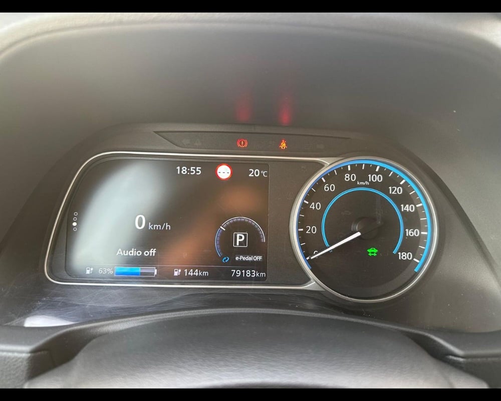 Nissan Leaf usata a Siena (11)