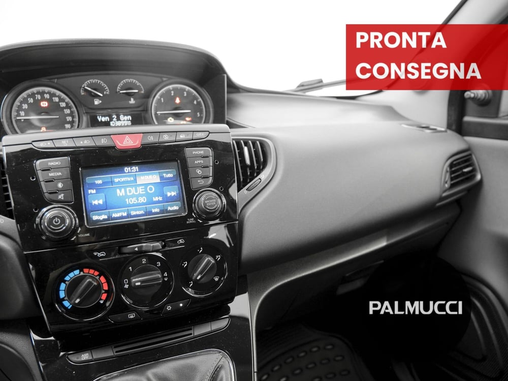 Lancia Ypsilon usata a Prato (13)