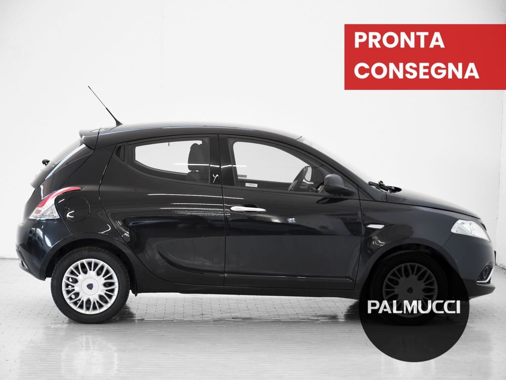 Lancia Ypsilon usata a Prato (3)