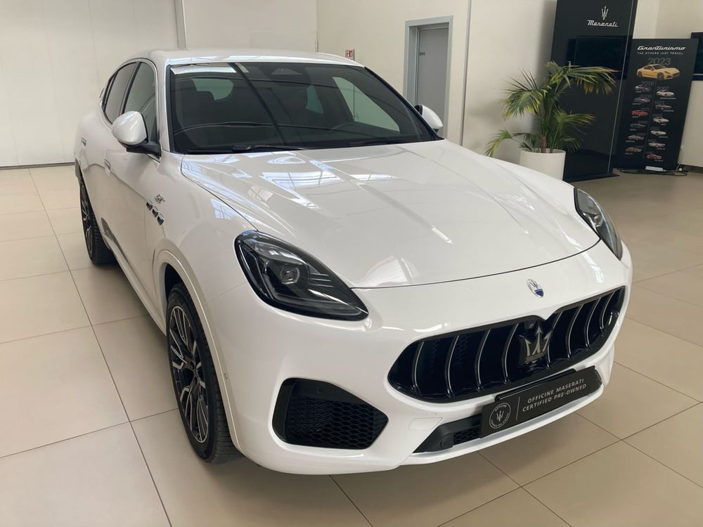 Maserati Grecale usata a Bari (3)