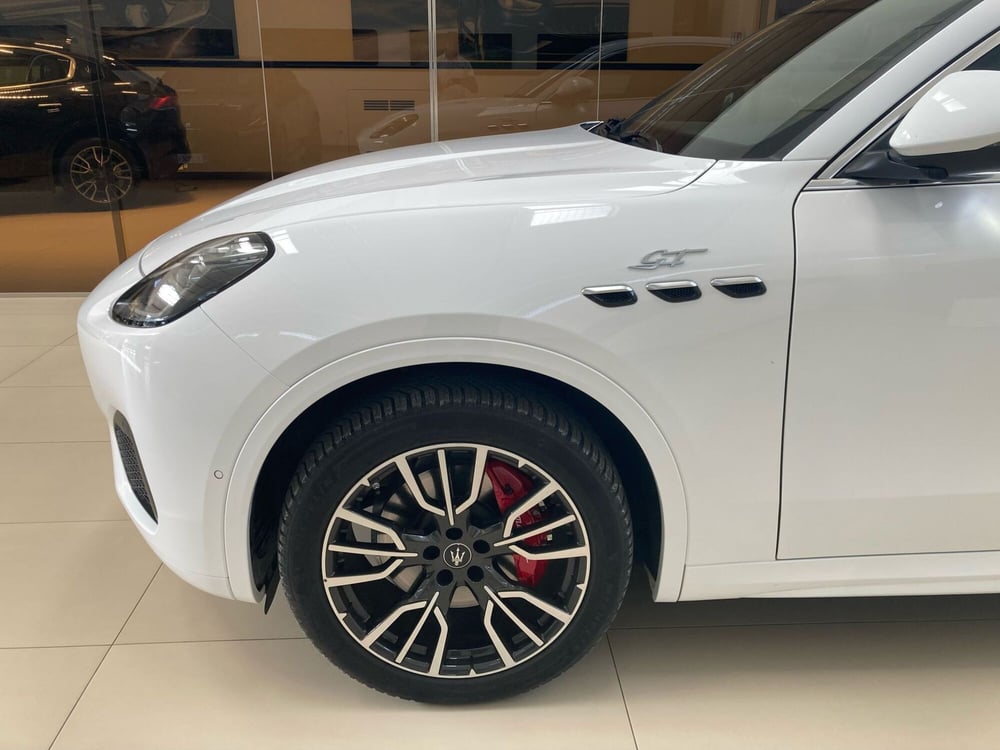 Maserati Grecale usata a Bari (4)