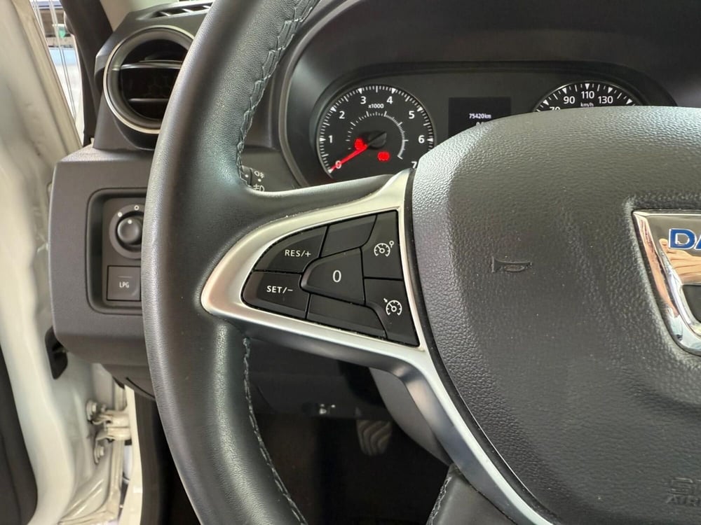 Dacia Duster usata a Brescia (14)