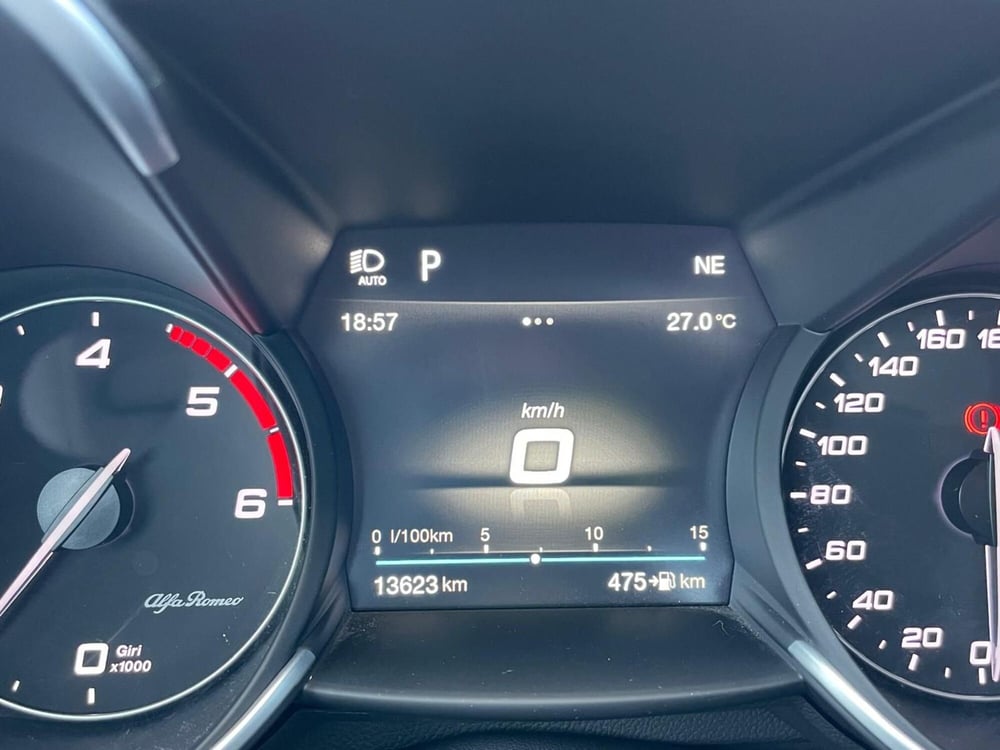 Alfa Romeo Giulia usata a Ancona (14)