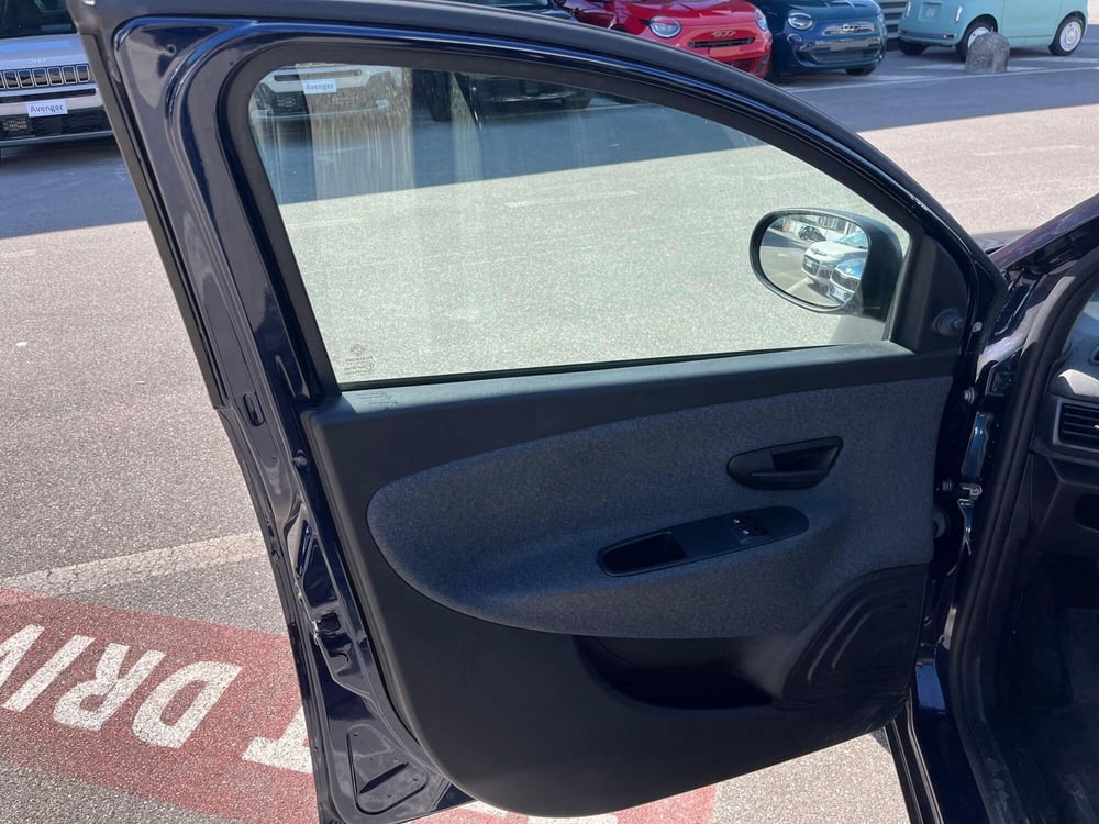 Lancia Ypsilon usata a Lucca (10)