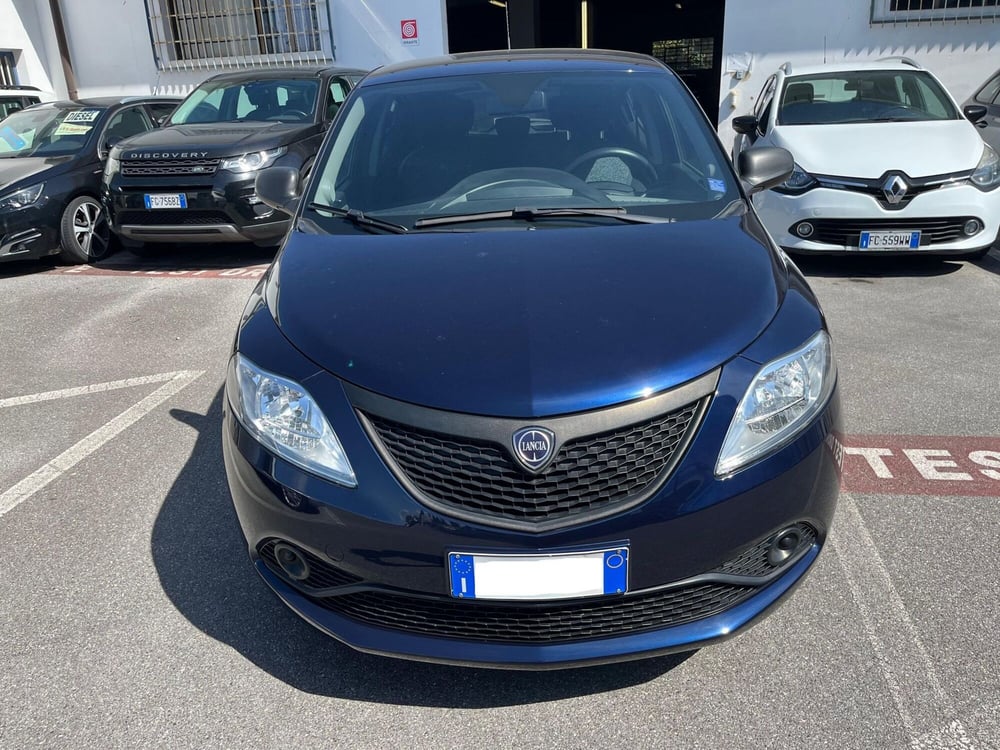 Lancia Ypsilon usata a Lucca (2)
