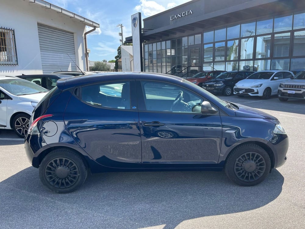 Lancia Ypsilon usata a Lucca (4)