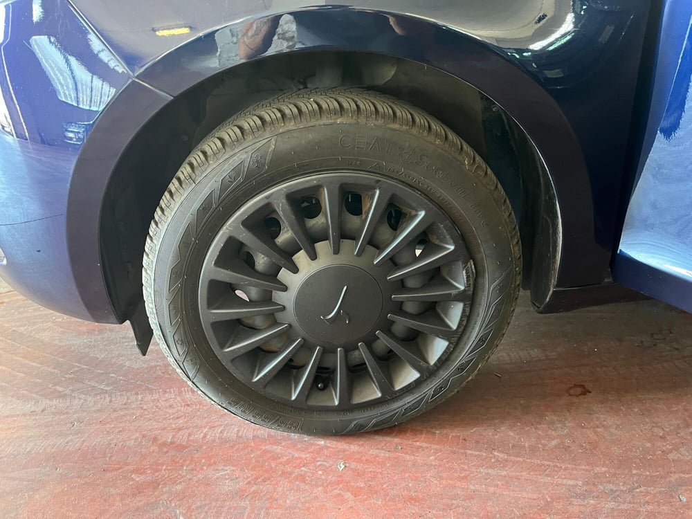 Lancia Ypsilon usata a Lucca (9)