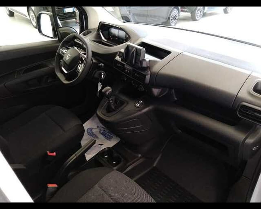 Peugeot Partner Furgone nuova a Milano (12)