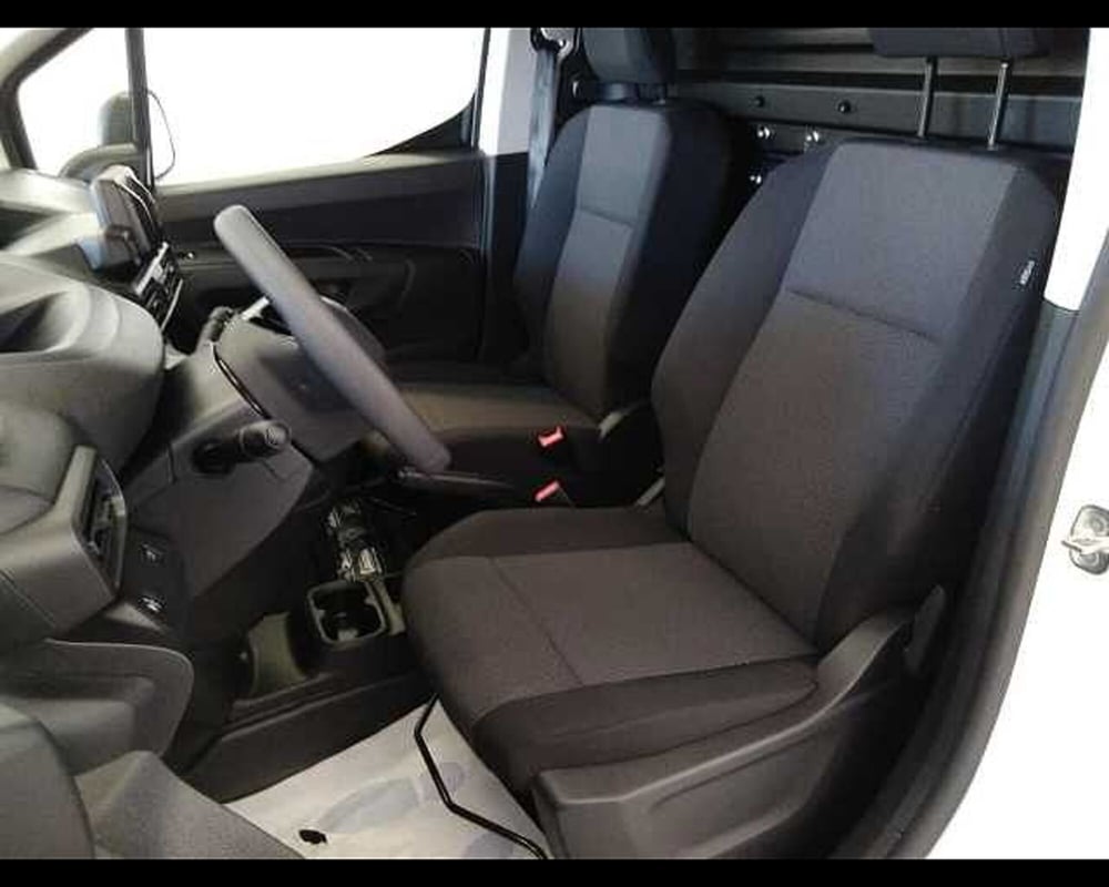 Peugeot Partner Furgone nuova a Milano (13)