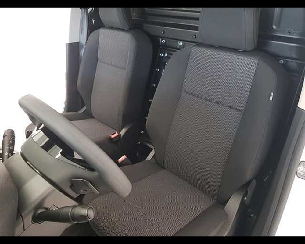 Peugeot Partner Furgone nuova a Milano (4)