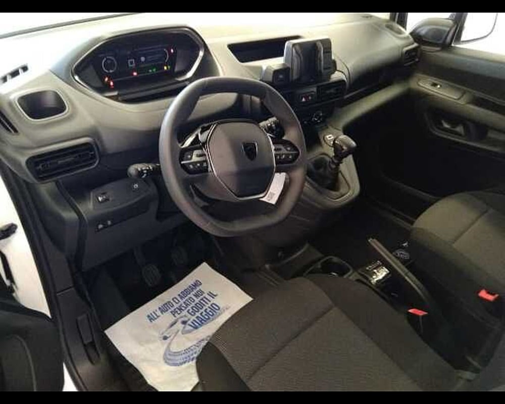 Peugeot Partner Furgone nuova a Milano (8)