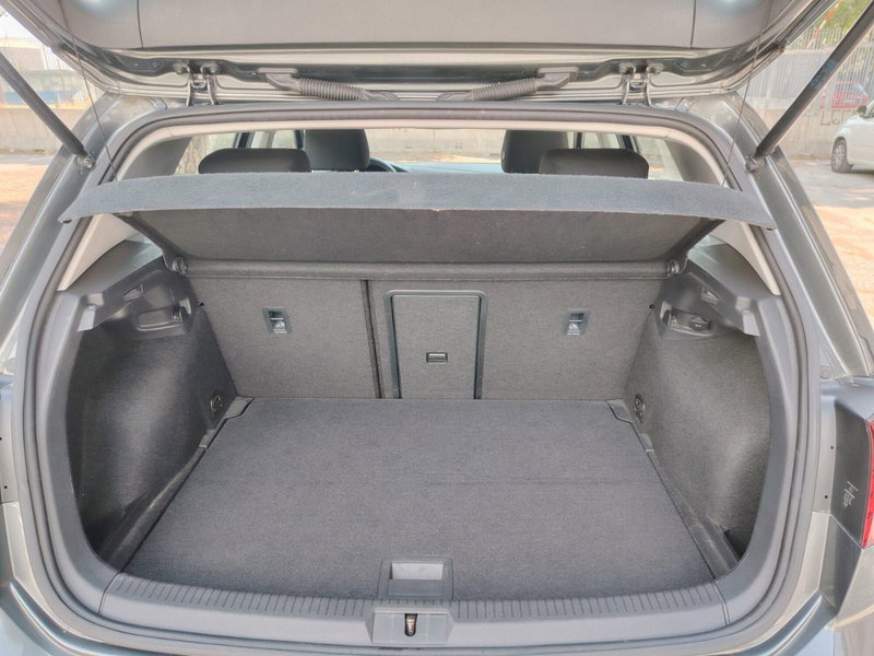 Volkswagen Golf usata a Massa-Carrara (12)