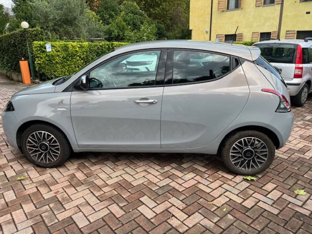Lancia Ypsilon usata a Brescia (7)