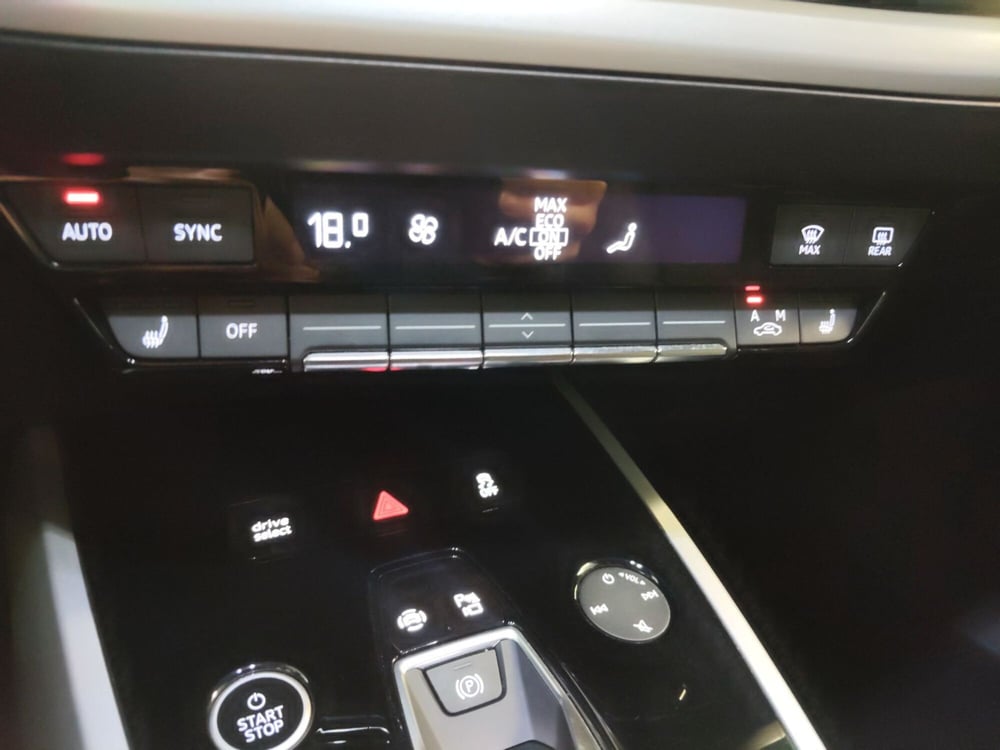Audi Q4 Sportback usata a Modena (11)