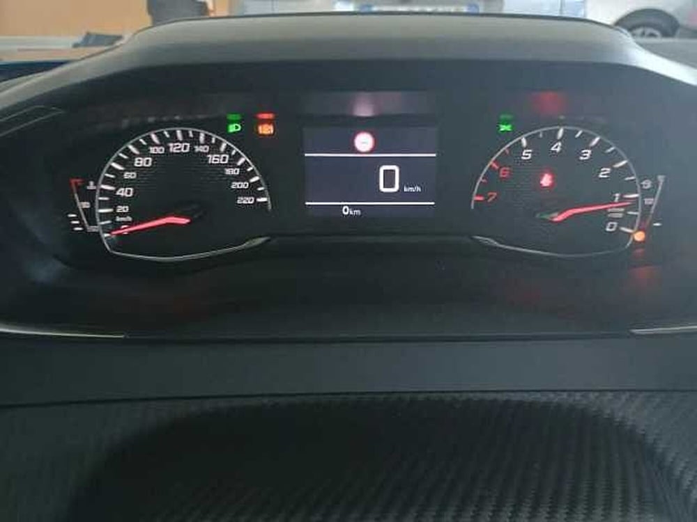 Peugeot 2008 nuova a Milano (10)