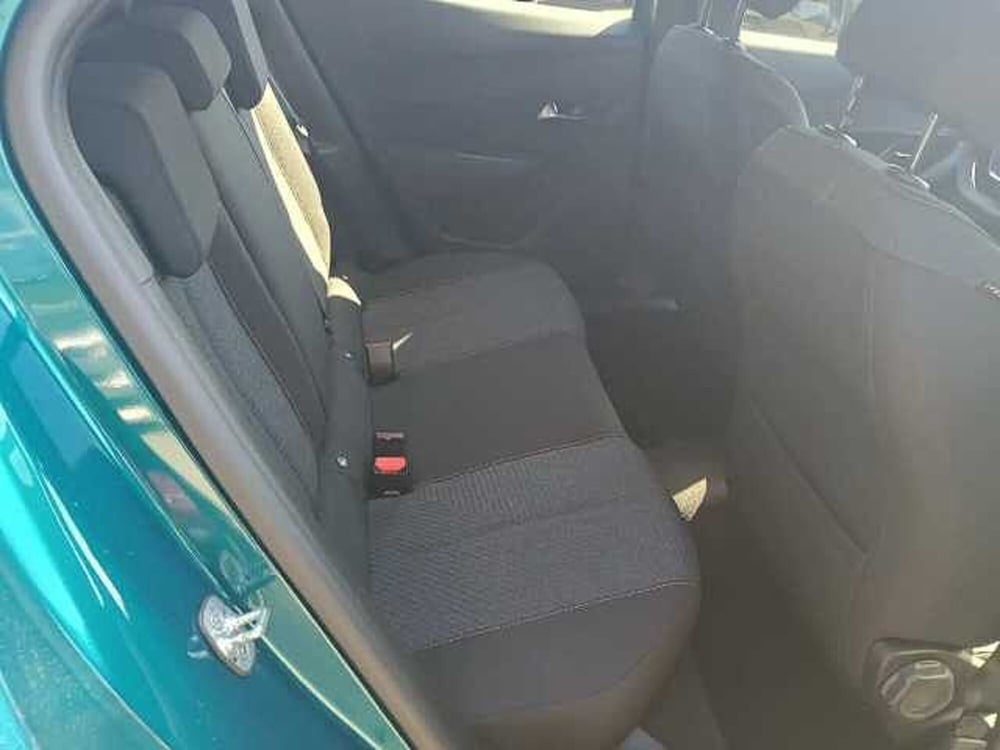 Peugeot 2008 nuova a Milano (12)