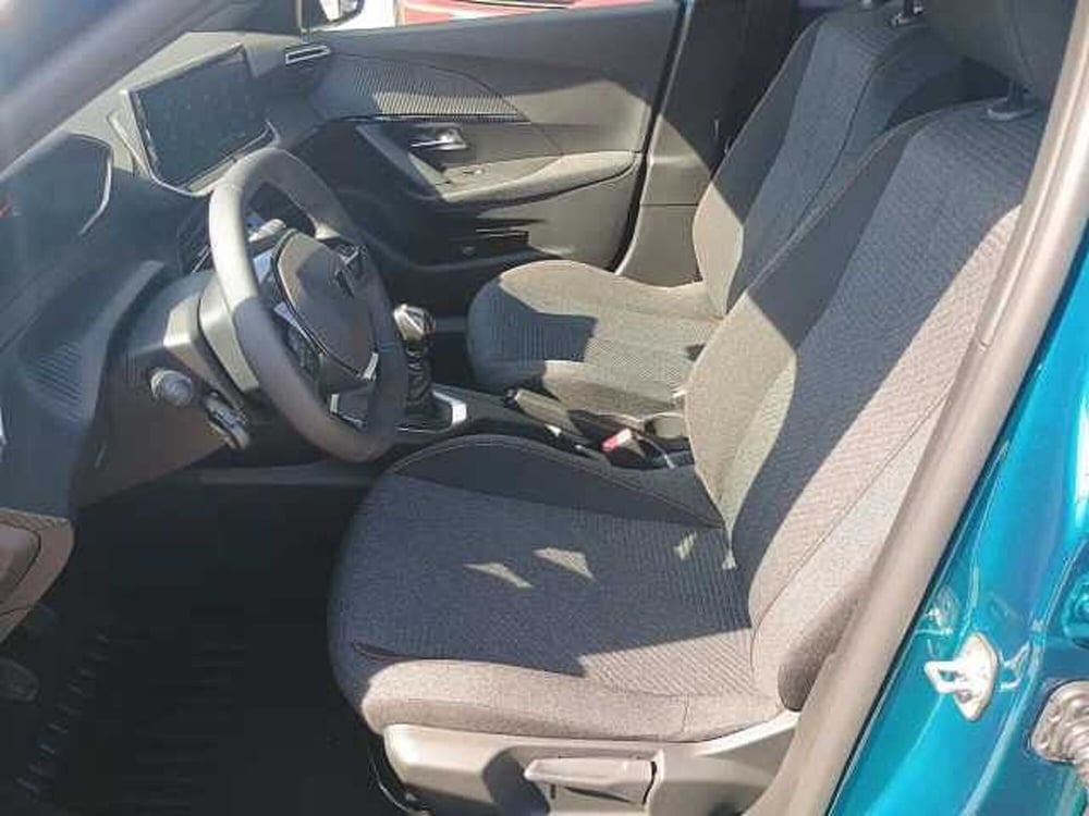 Peugeot 2008 nuova a Milano (8)