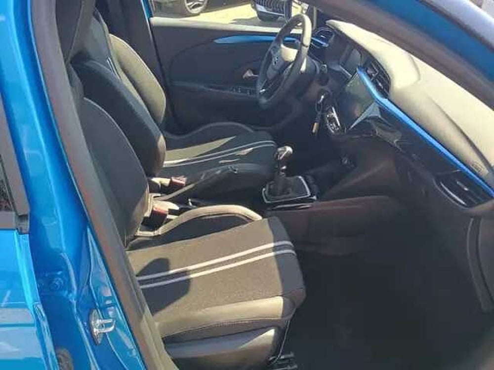 Opel Corsa nuova a Milano (10)
