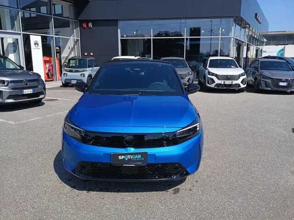 Opel Corsa nuova a Milano (2)
