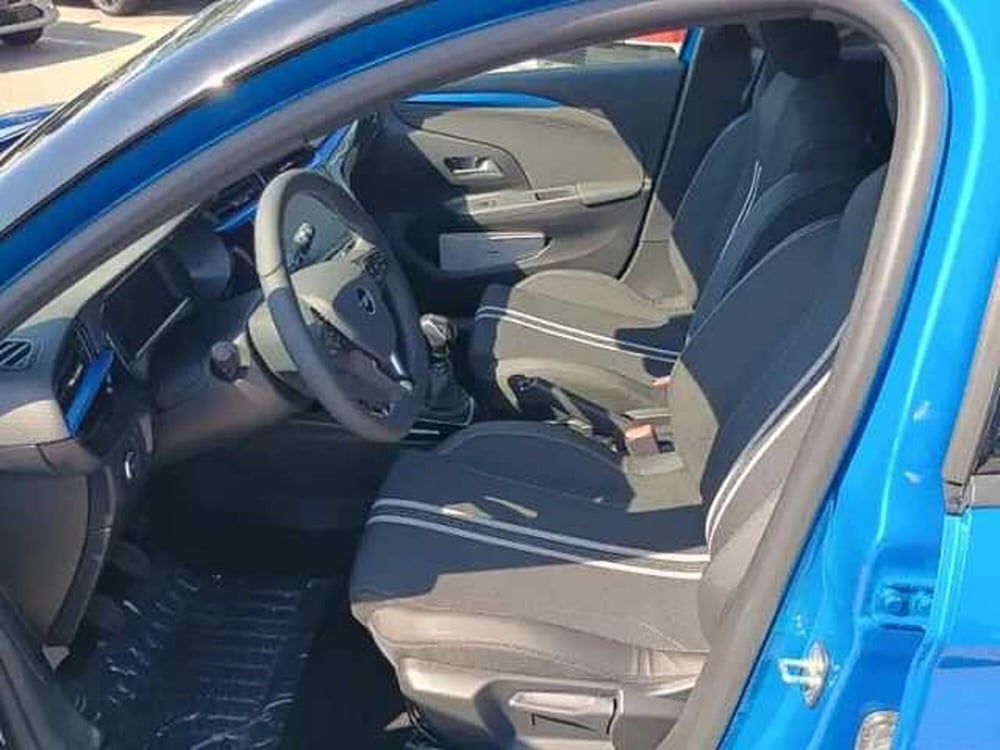 Opel Corsa nuova a Milano (8)