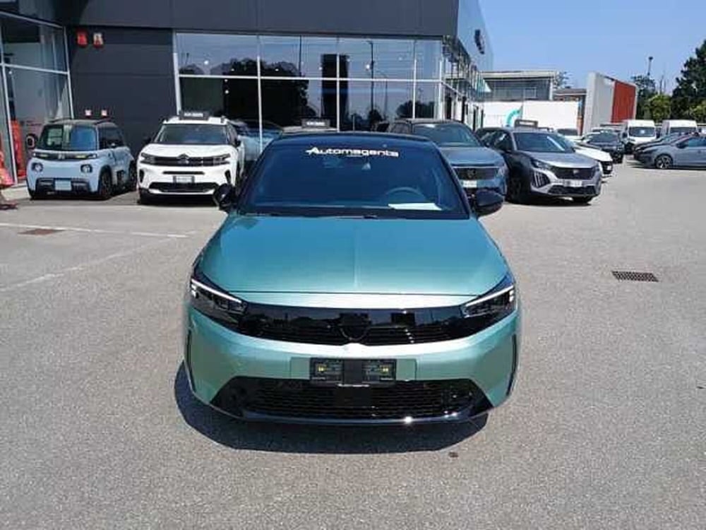 Opel Corsa nuova a Milano (2)