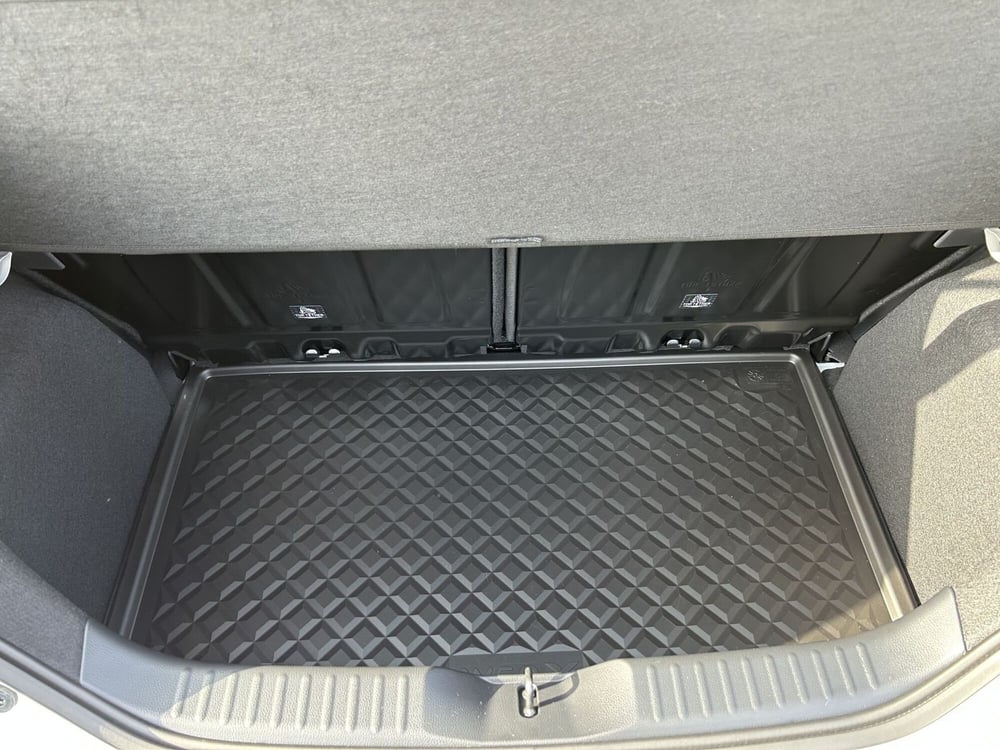 Toyota Aygo X nuova a Latina (10)