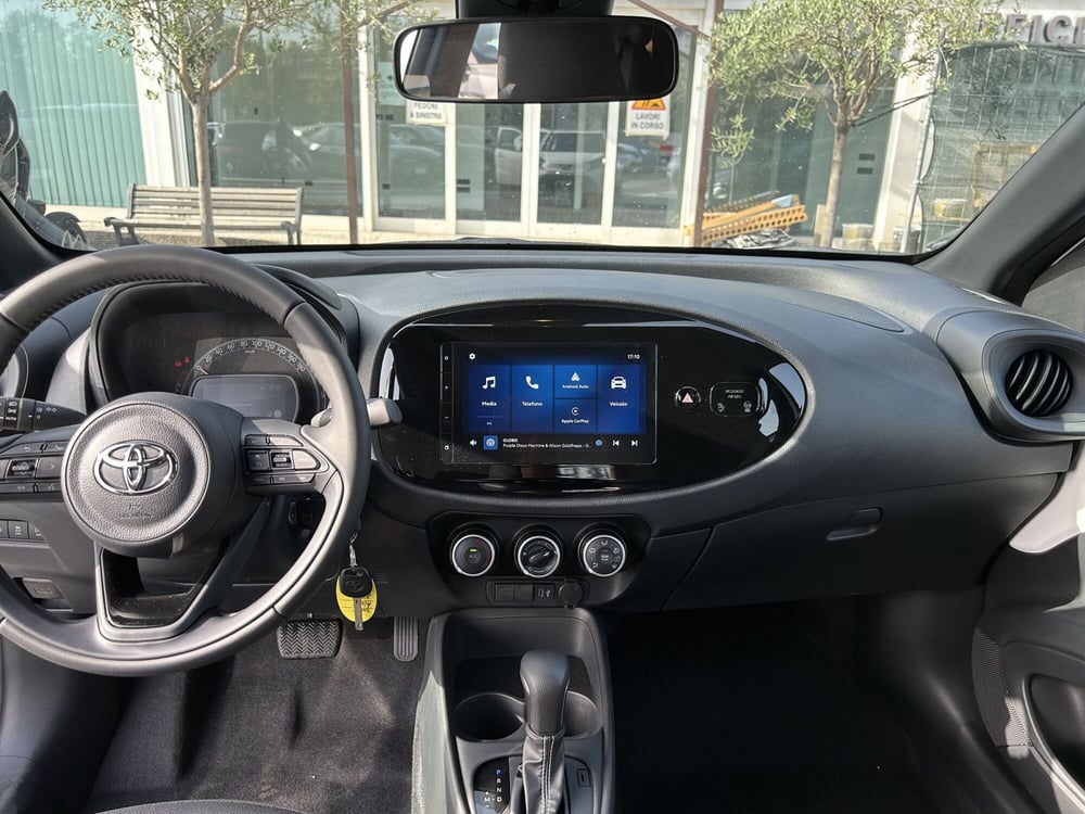 Toyota Aygo X nuova a Latina (14)