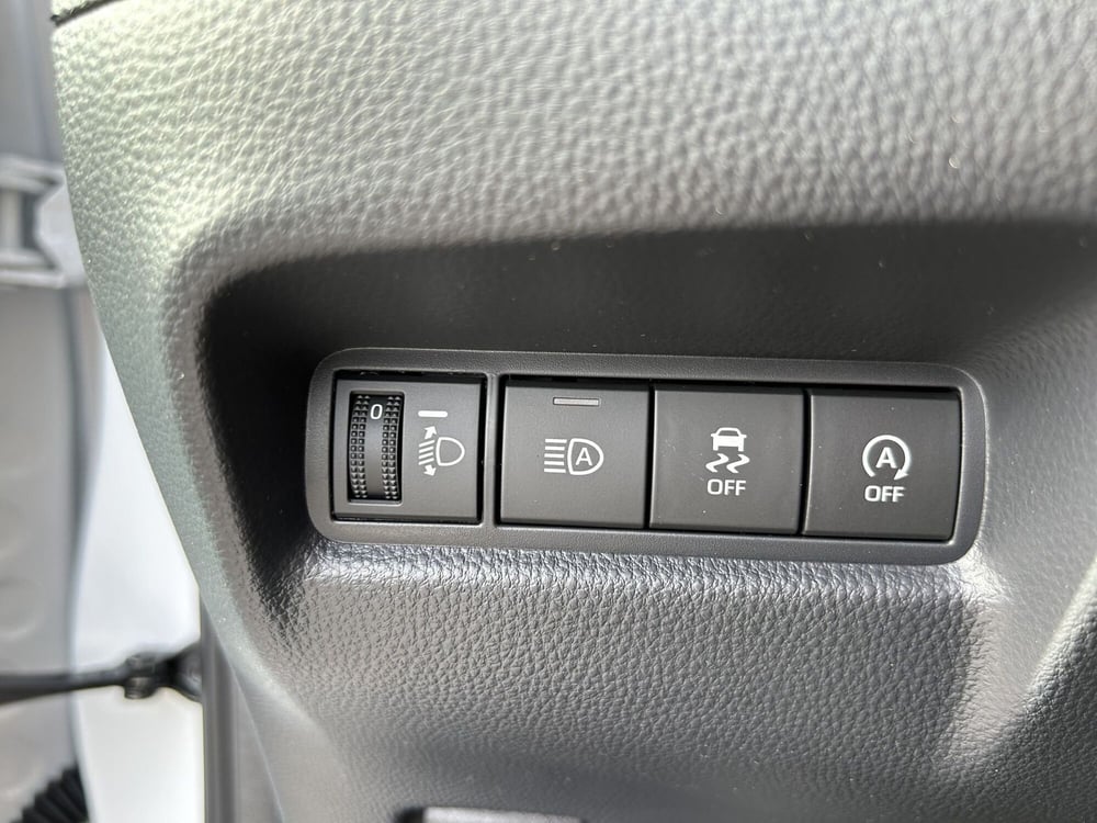 Toyota Aygo X nuova a Latina (16)