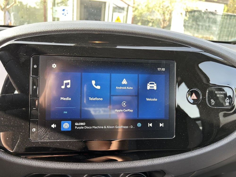 Toyota Aygo X nuova a Latina (19)