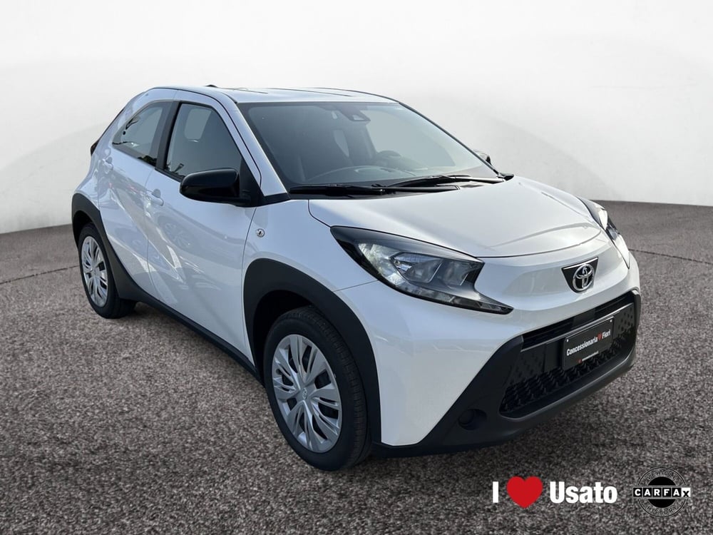 Toyota Aygo X nuova a Latina (2)