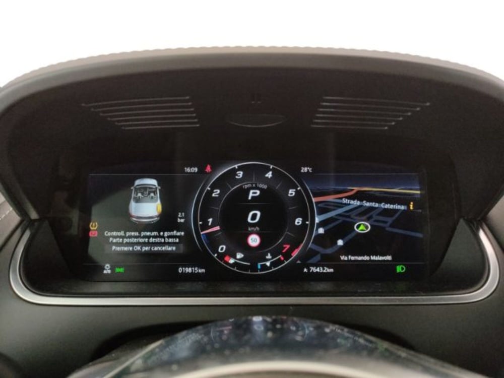 Jaguar F-Type Cabrio usata a Modena (12)