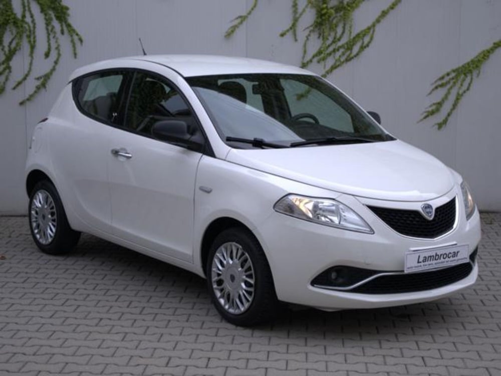 Lancia Ypsilon usata a Milano