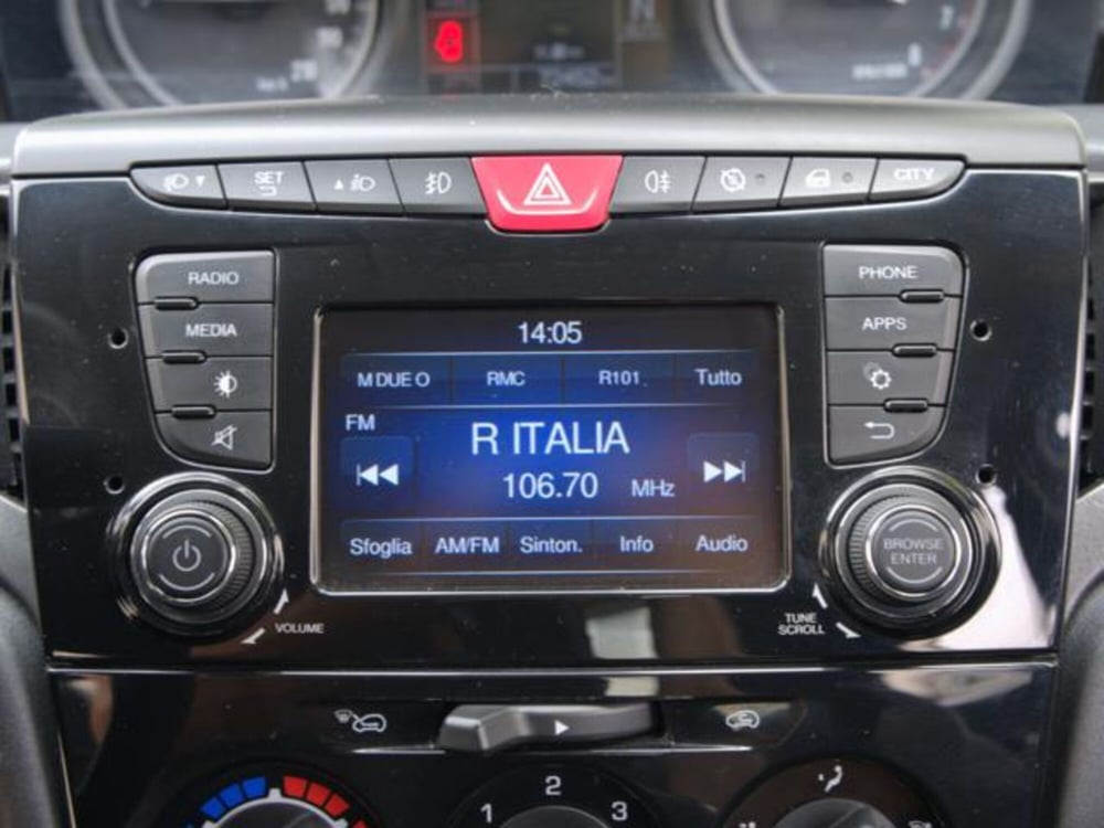 Lancia Ypsilon usata a Milano (7)